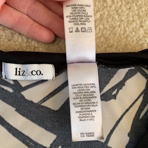 Liz & Co Crossover Blouse, Size Small, Black and White - Picture 5 of 8